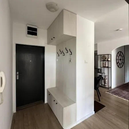 In Center, Апартаменты