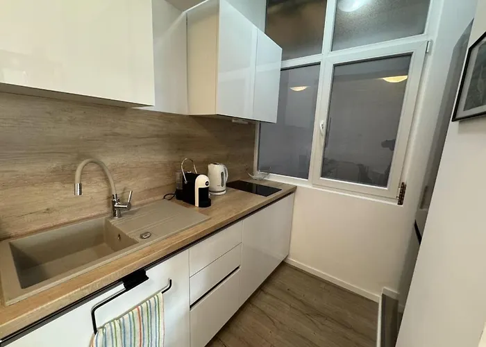 In Center, Apartment *